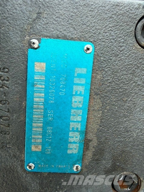 Liebherr R 924 C USED COOLER 라디에이터