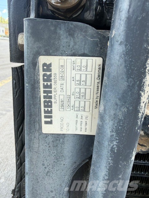 Liebherr R 924 C USED COOLER 라디에이터