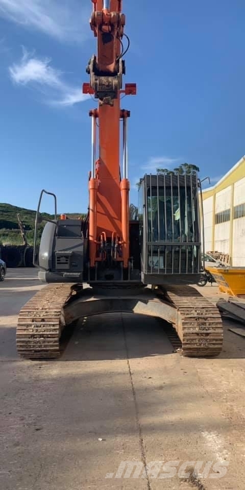 Hitachi ZX 225 US LC-3 حفارات زحافة