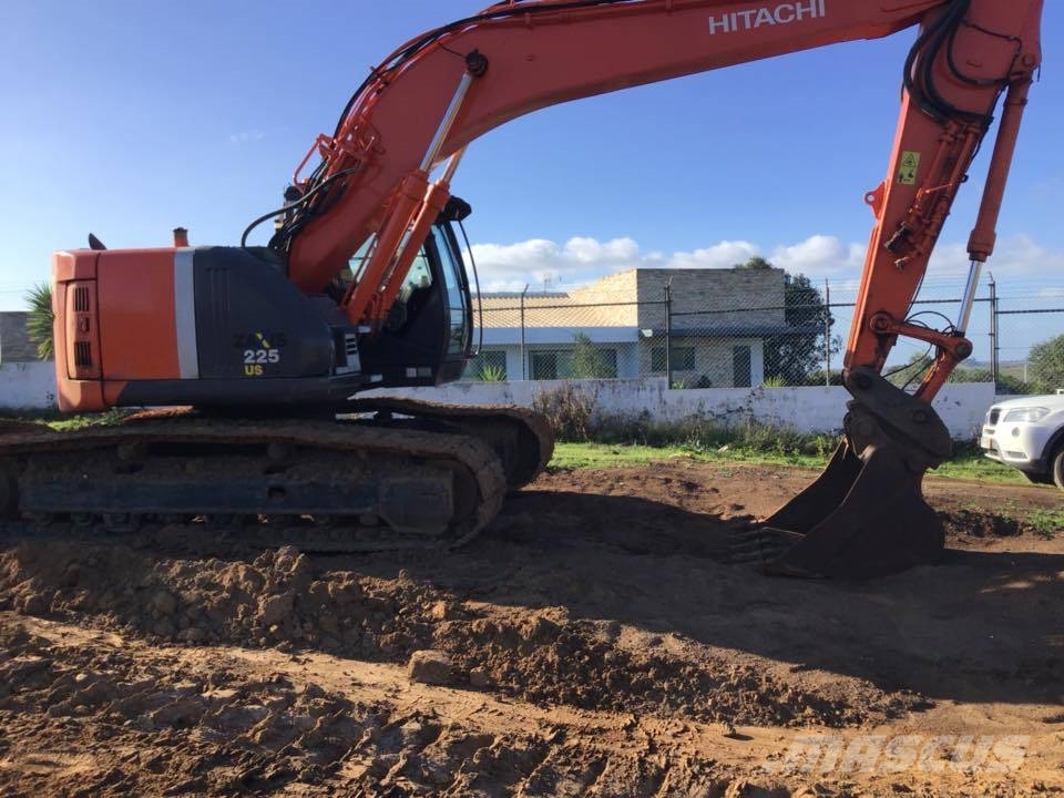 Hitachi ZX 225 US LC-3 حفارات زحافة