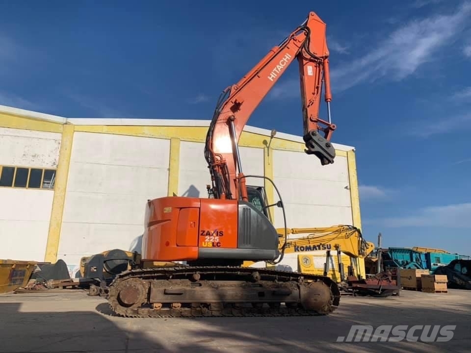 Hitachi ZX 225 US LC-3 حفارات زحافة