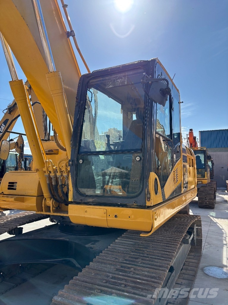 Komatsu PC 210 LC-10 Lánctalpas kotrók
