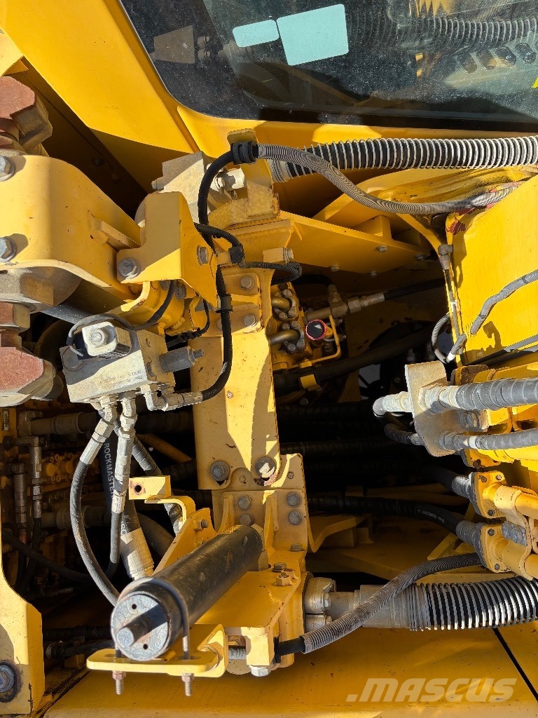 Komatsu PC 210 LC-10 Lánctalpas kotrók