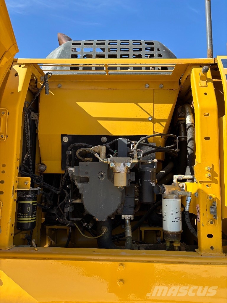 Komatsu PC 210 LC-10 Lánctalpas kotrók