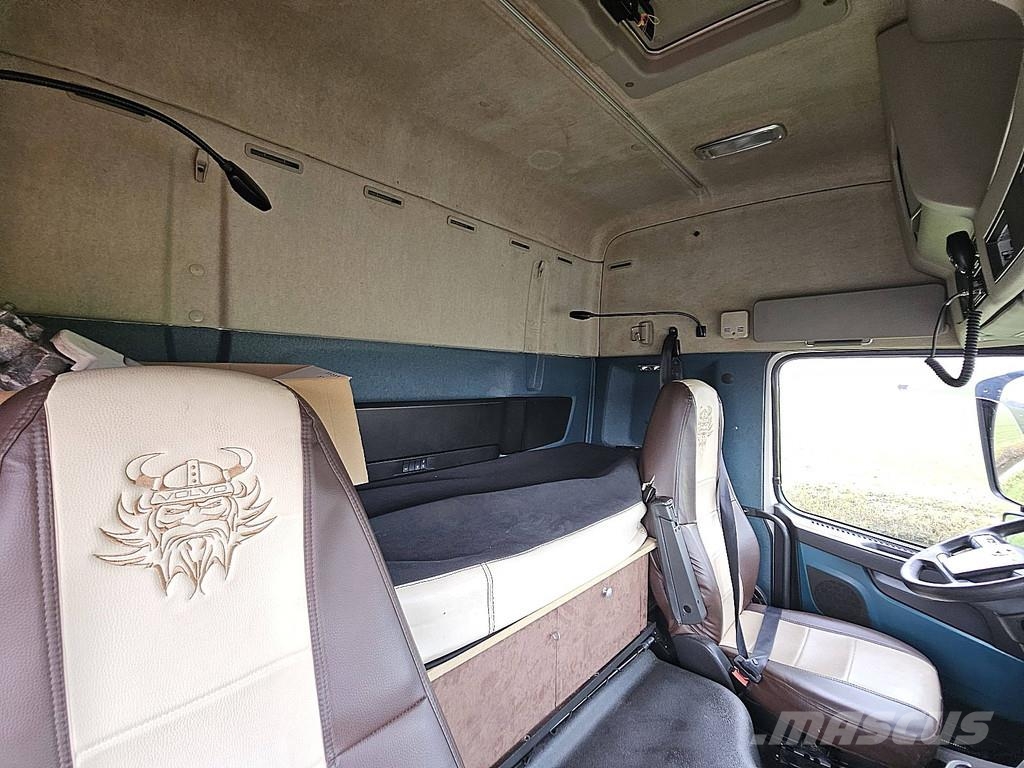 Volvo FM 330 Globetrotter NL truck BDF Chariots à câble démontable