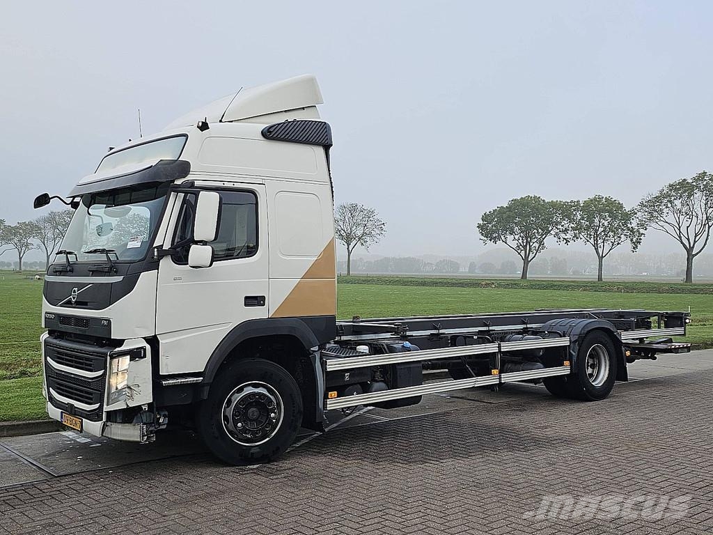 Volvo FM 330 Globetrotter NL truck BDF Chariots à câble démontable