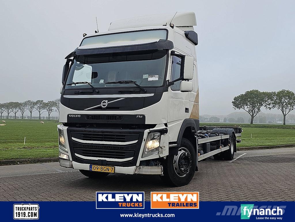 Volvo FM 330 Globetrotter NL truck BDF Chariots à câble démontable