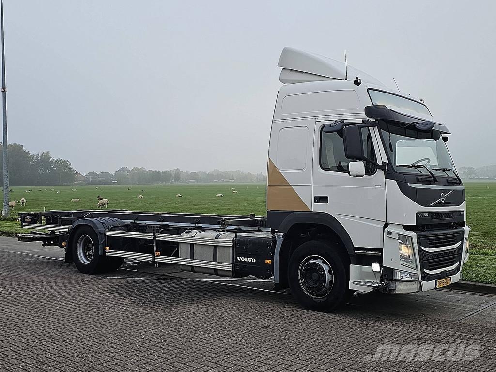 Volvo FM 330 Globetrotter NL truck BDF Chariots à câble démontable