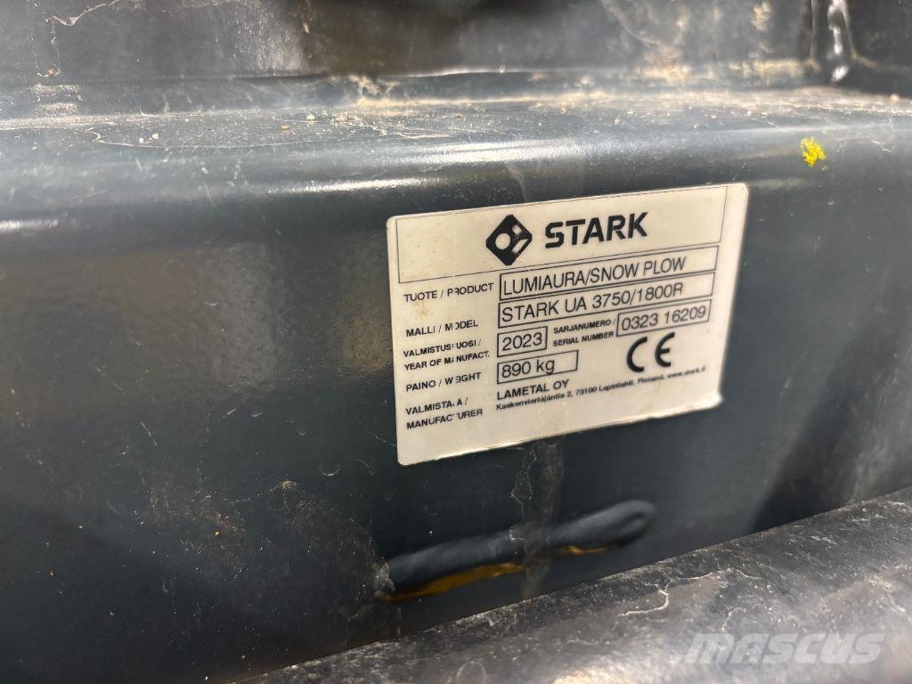 Stark UA 3750/1800R Schneeschilde und -pflüge