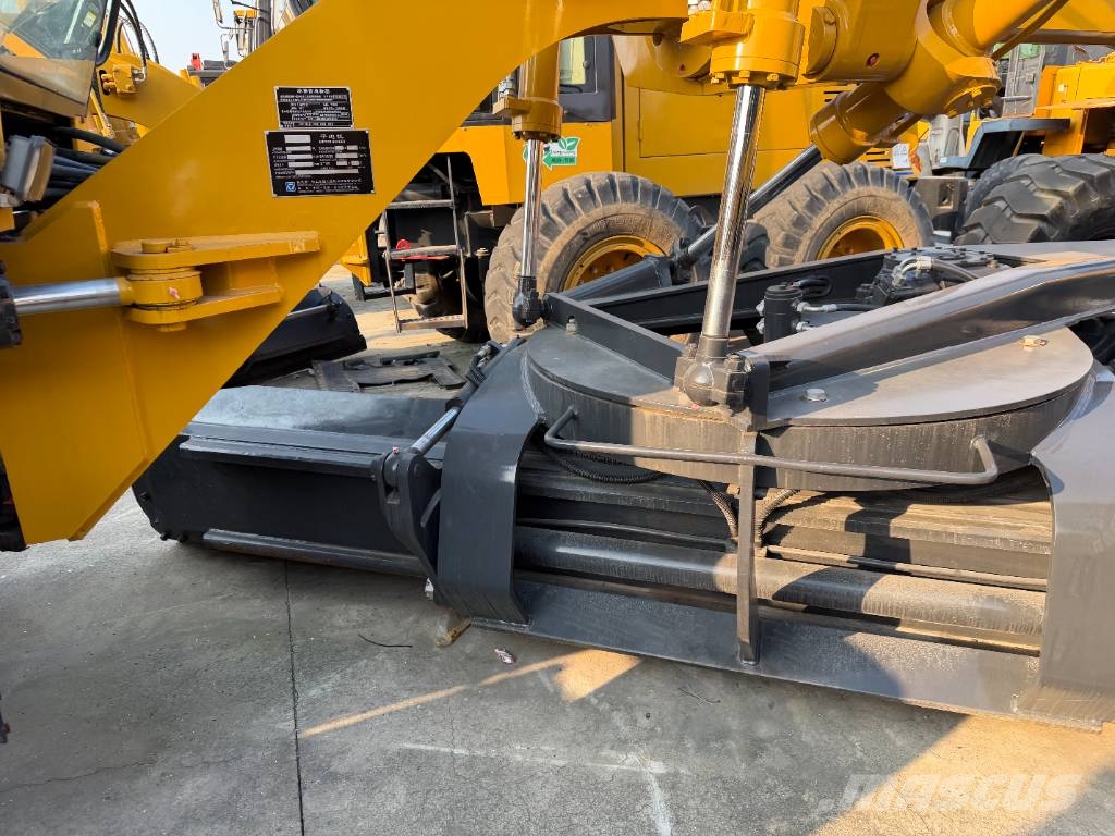 XCMG GR2153   Source factory معدات تمهيد الطرق