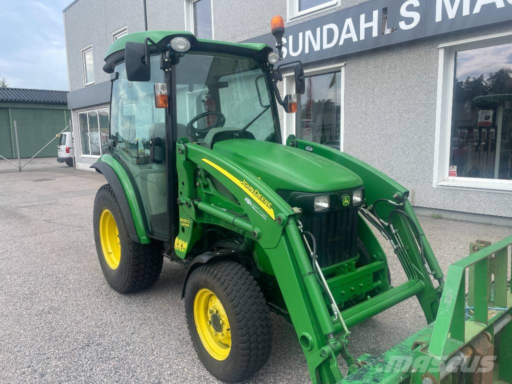 John Deere 3520 جرارات مدمجة