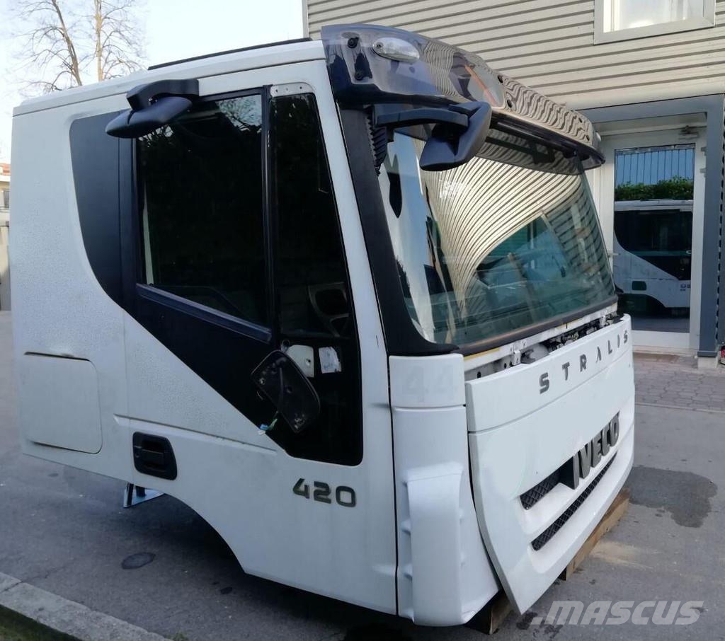 Iveco STRALIS AT SLEEPING CAB EURO 5 2008 -> Cabinas e interior