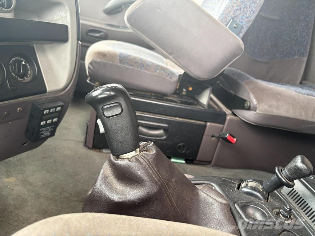 Renault MAGNUM 19,400 + BDF + 4 PERSON + BED + ELEVATOR Razstavljivi tovornjaki z žičnimi dvigali