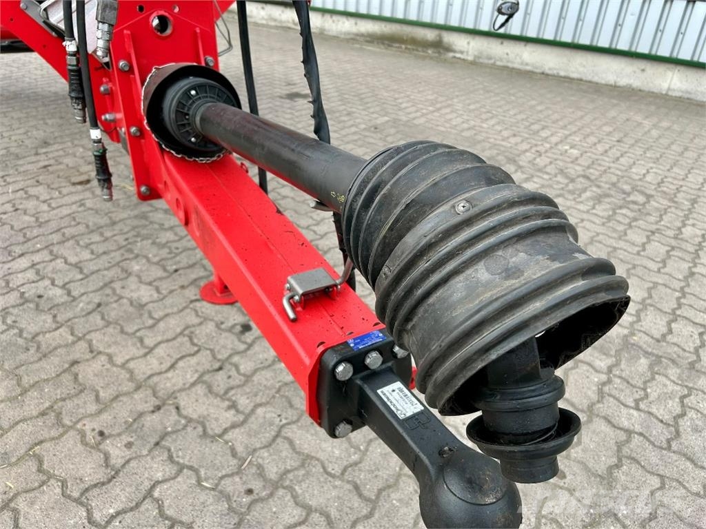 Pöttinger HIT 12.14T Kreiselheuer Граблі і сінозворушувачі
