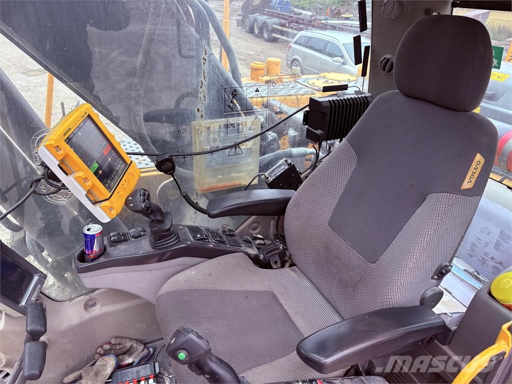 Volvo EC220DL Верижен екскаватор