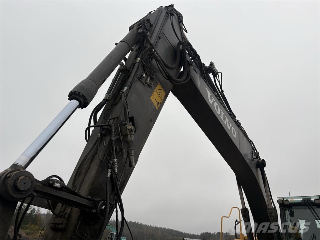 Volvo EC220DL Верижен екскаватор