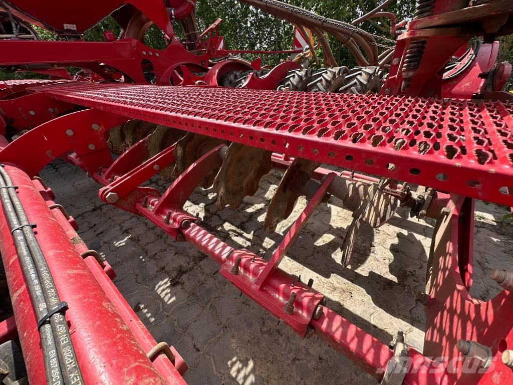 Horsch Pronto 8 DC Perforatrici