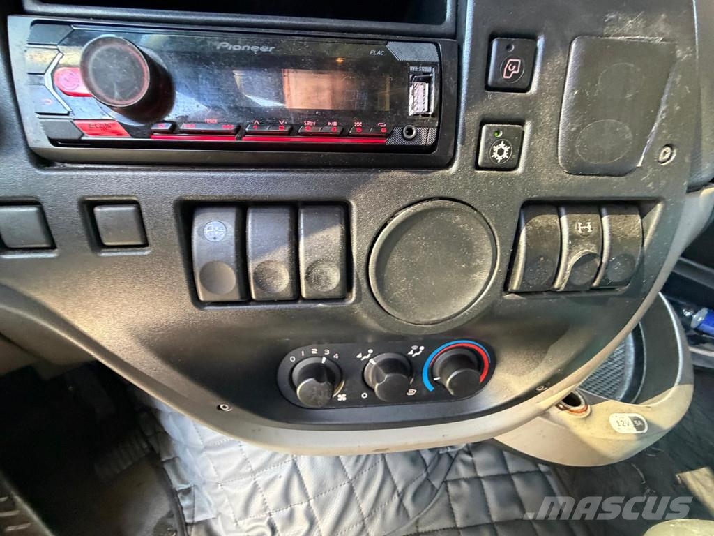 DAF XF 105.460 Tractor - Euro 5 - Manual Gearbox - Ful Sadulveokid
