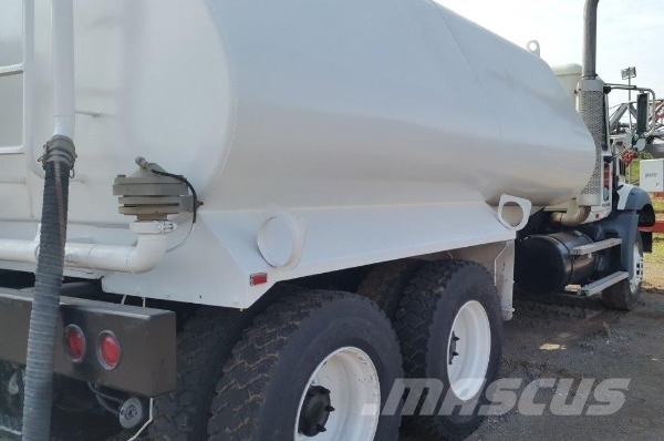 Mack water truck GU813E Tsisternveokid