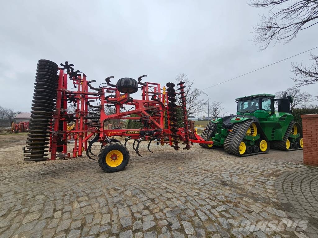 Väderstad TopdownTD700 砕土機