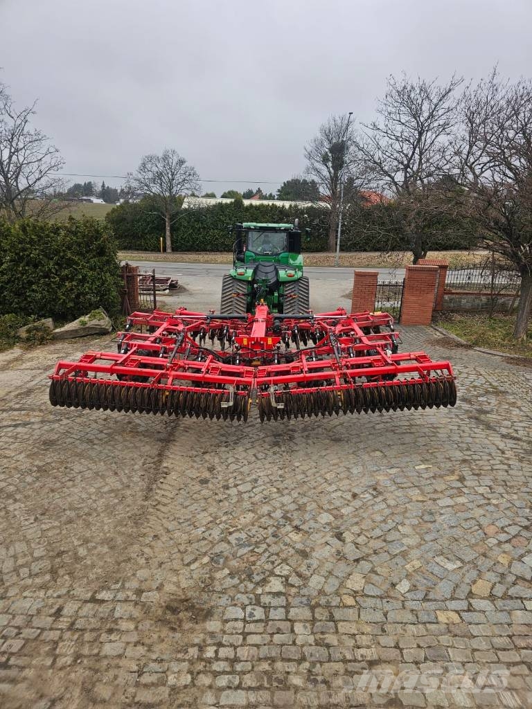 Väderstad TopdownTD700 砕土機