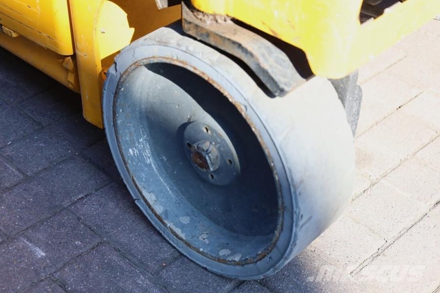 Haulotte Compact 10 Electric, 10m Working Height, 450kg Cap Saxliftar