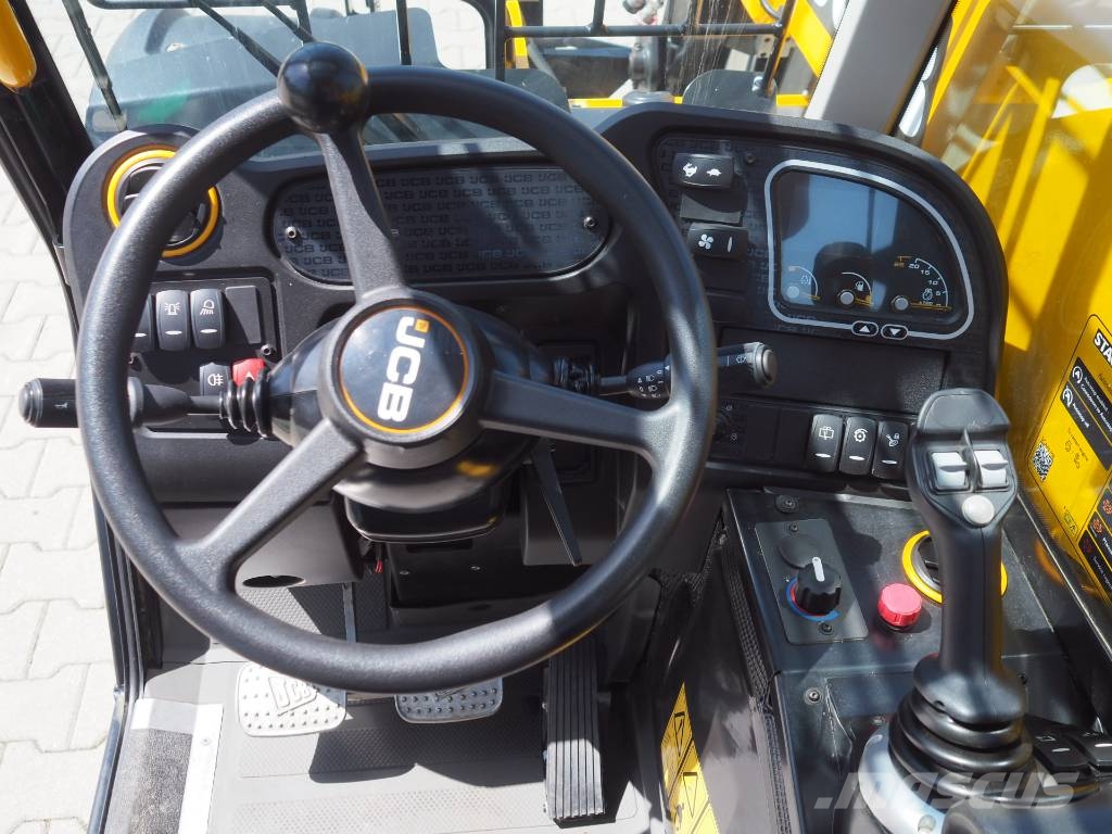 JCB 525-60 Hi-ViZ Redskapsbärare för lantbruk