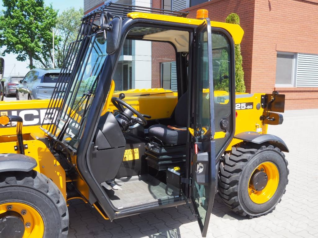 JCB 525-60 Hi-ViZ Redskapsbärare för lantbruk