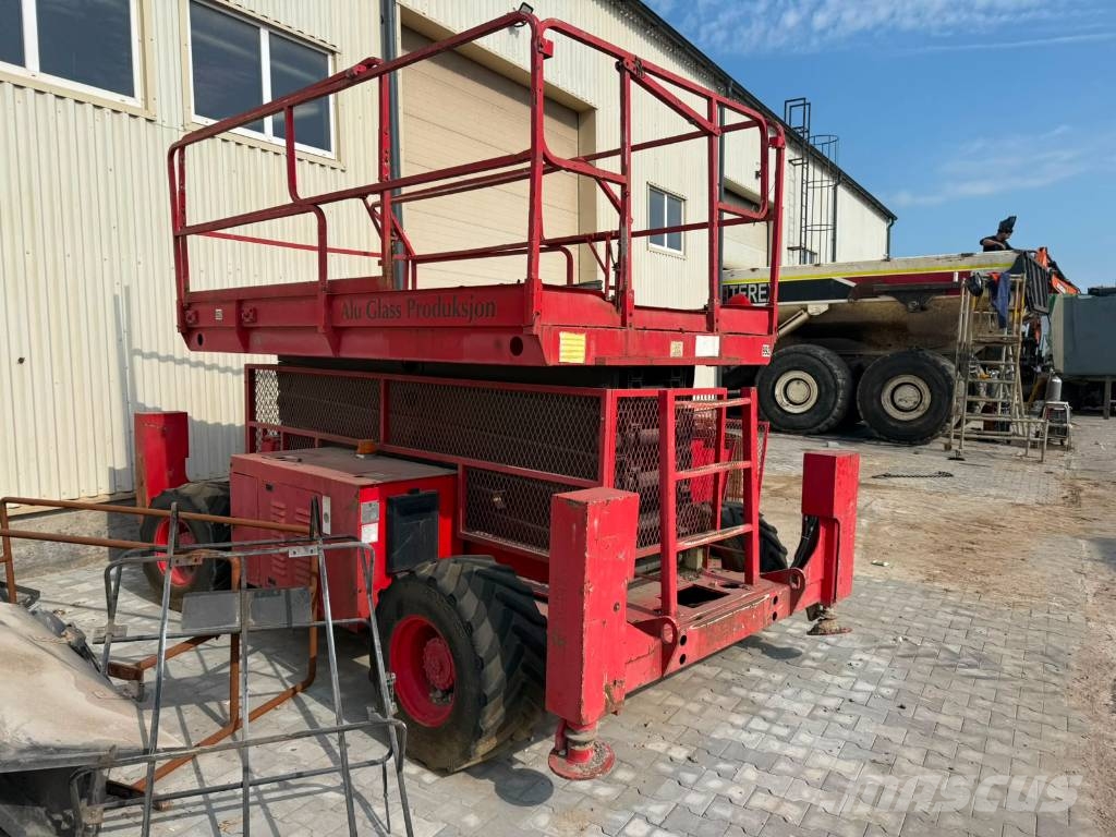 JLG 40 FOR PARTS! Schaarhoogwerkers
