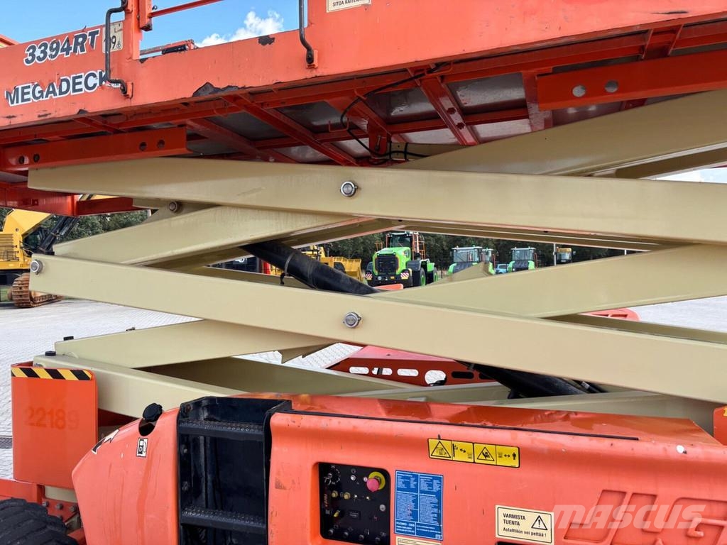 JLG 3394RT رافعات مقصية الشكل