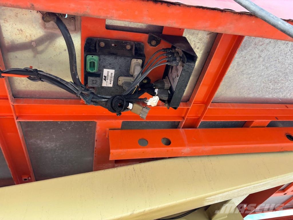 JLG 3394RT Saksilavat
