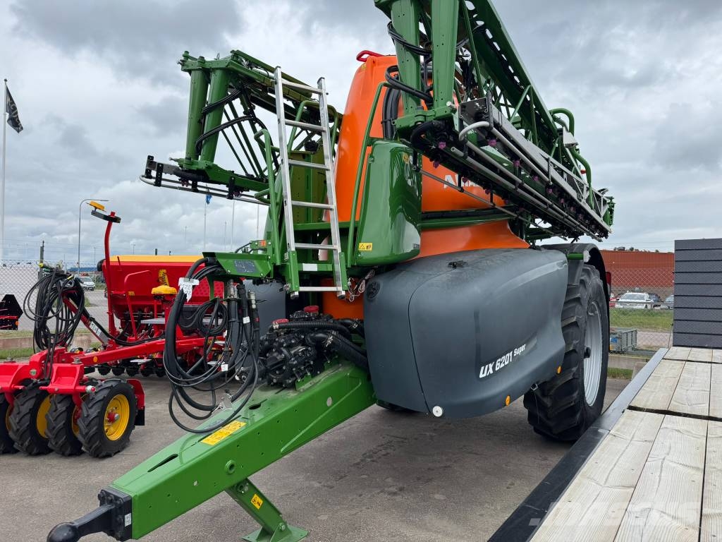 Amazone UX 6201 Super Hinattavat ruiskut