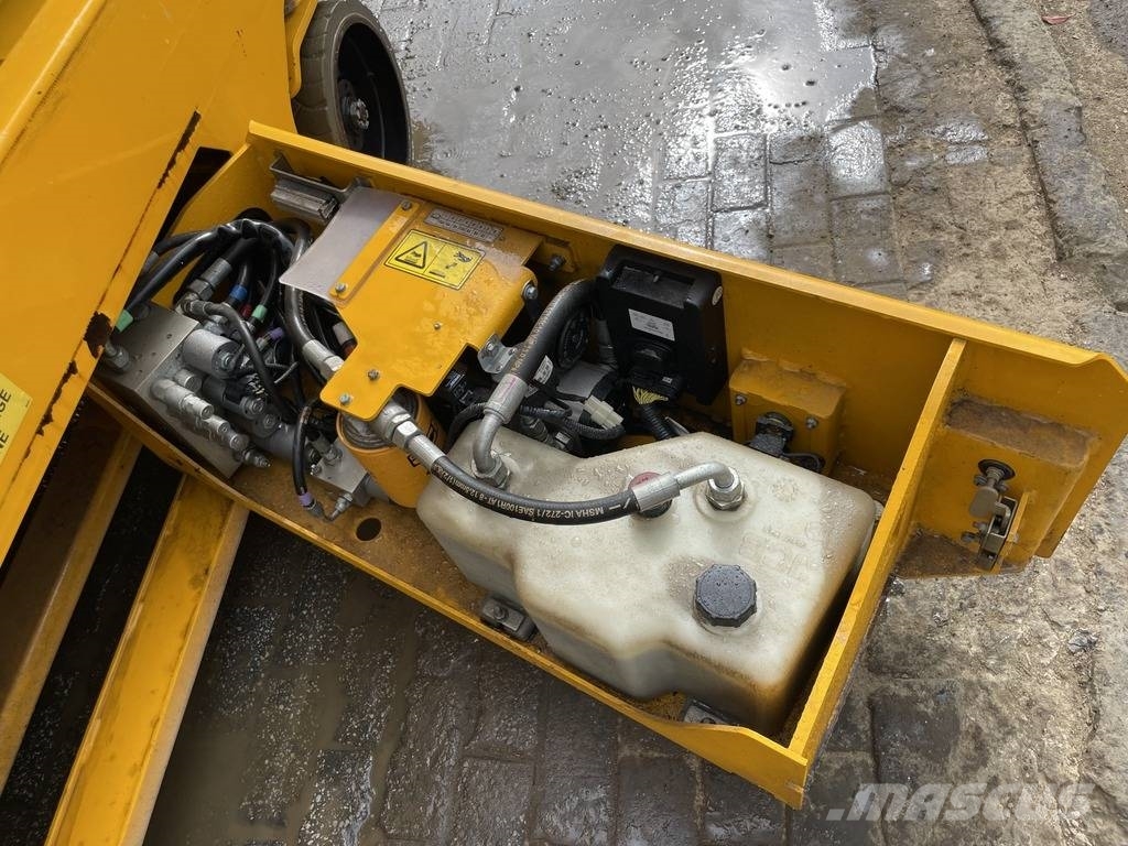 JCB S 3246 E 12m Electric Scissor Lift Škarjaste dvižne ploščadi