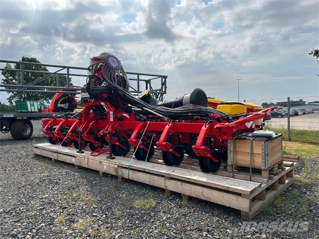 Väderstad Tempo V TPV 8 + FH 2200 Farm machinery