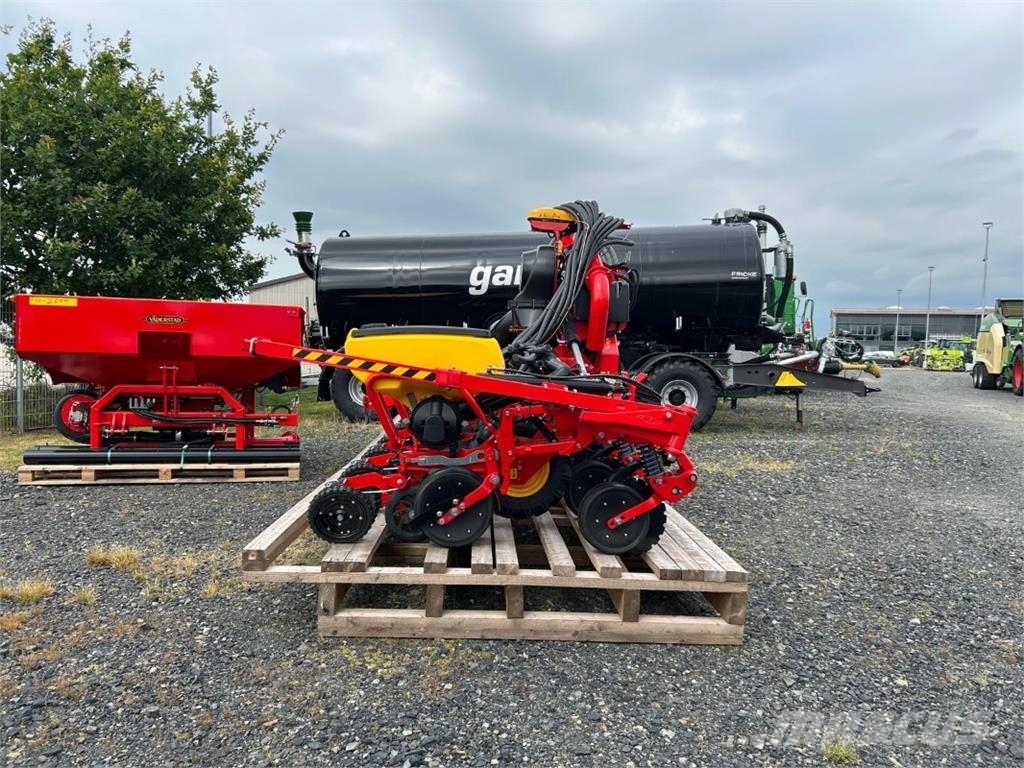 Väderstad Tempo V TPV 8 + FH 2200 Farm machinery