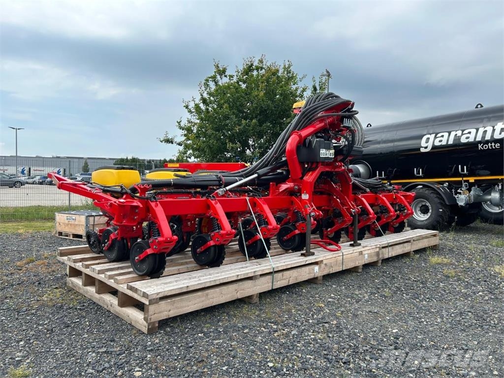 Väderstad Tempo V TPV 8 + FH 2200 Farm machinery