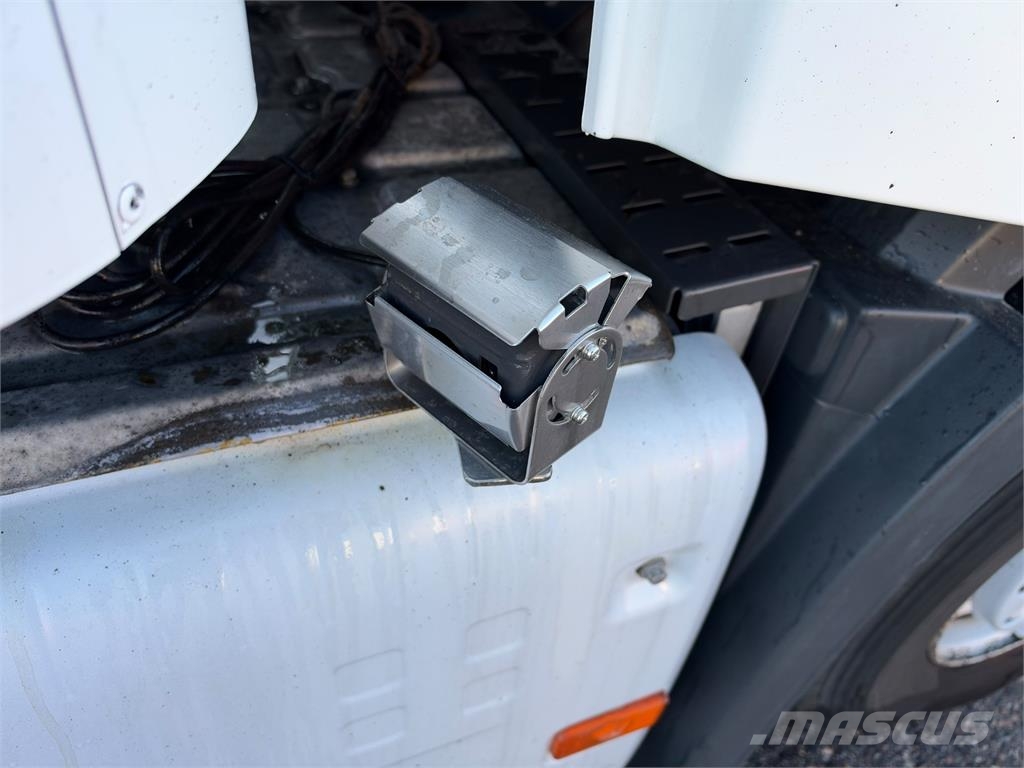 Volvo FH500 6x2 i-save شاحنات ذات هيكل صندوقي