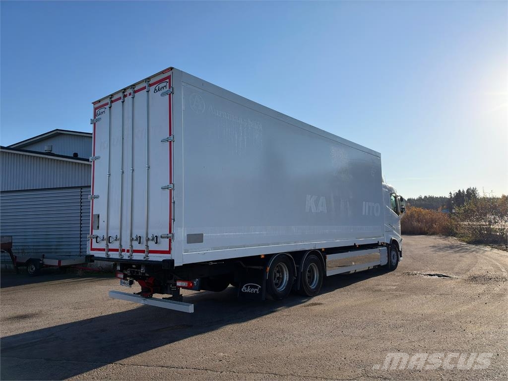 Volvo FH500 6x2 i-save شاحنات ذات هيكل صندوقي