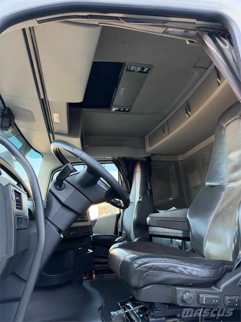 Volvo FH500 6x2 i-save شاحنات ذات هيكل صندوقي