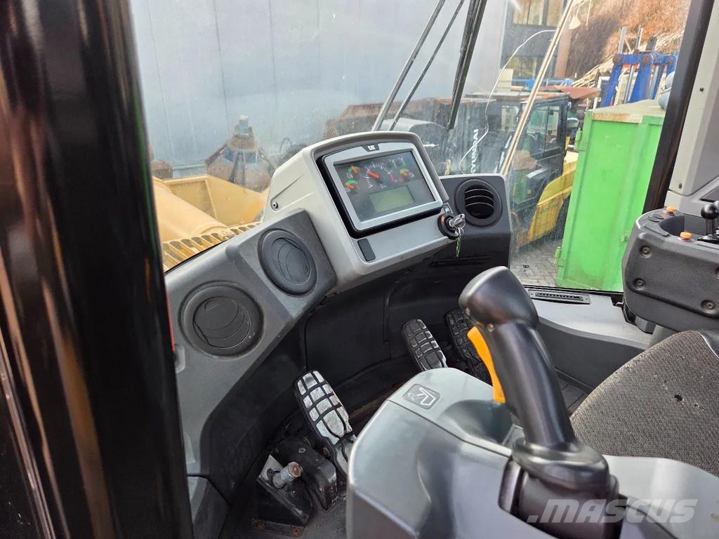 CAT 962M met airco Gumikerekes homlokrakodók