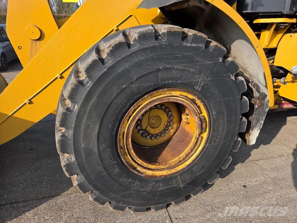CAT 962M met airco Gumikerekes homlokrakodók