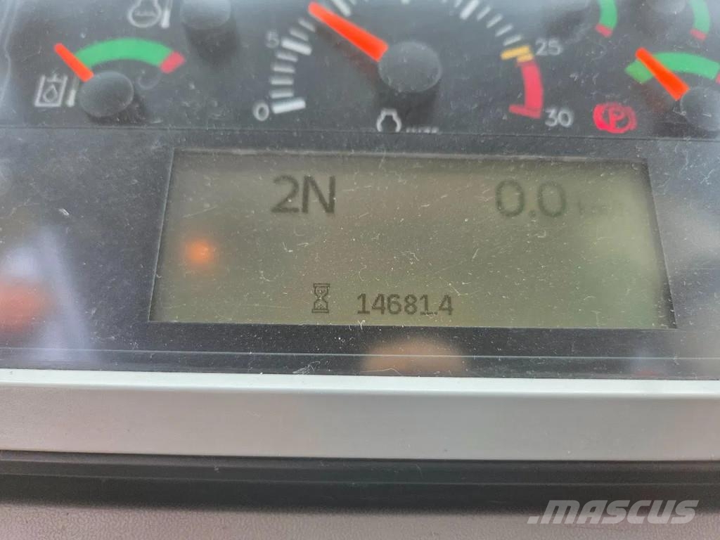 CAT 962M met airco Gumikerekes homlokrakodók