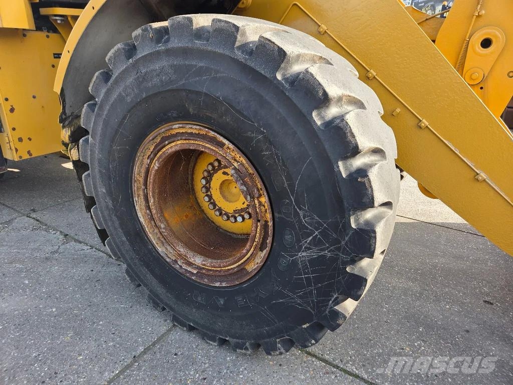 CAT 962M met airco Gumikerekes homlokrakodók