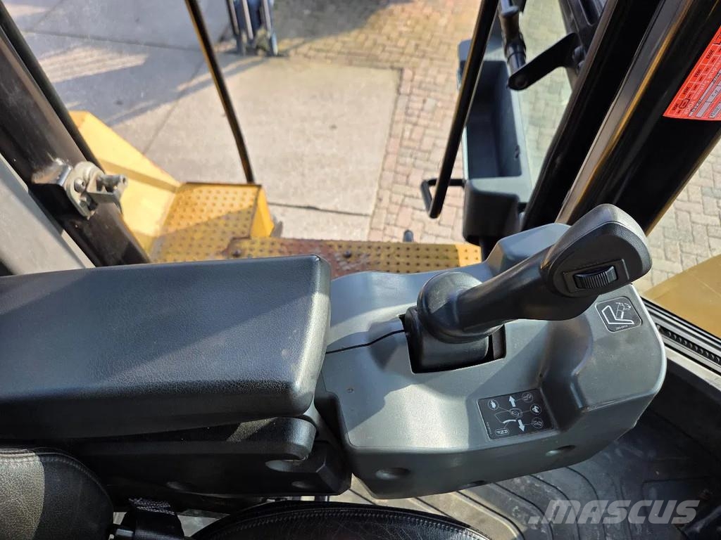 CAT 962M met airco Gumikerekes homlokrakodók