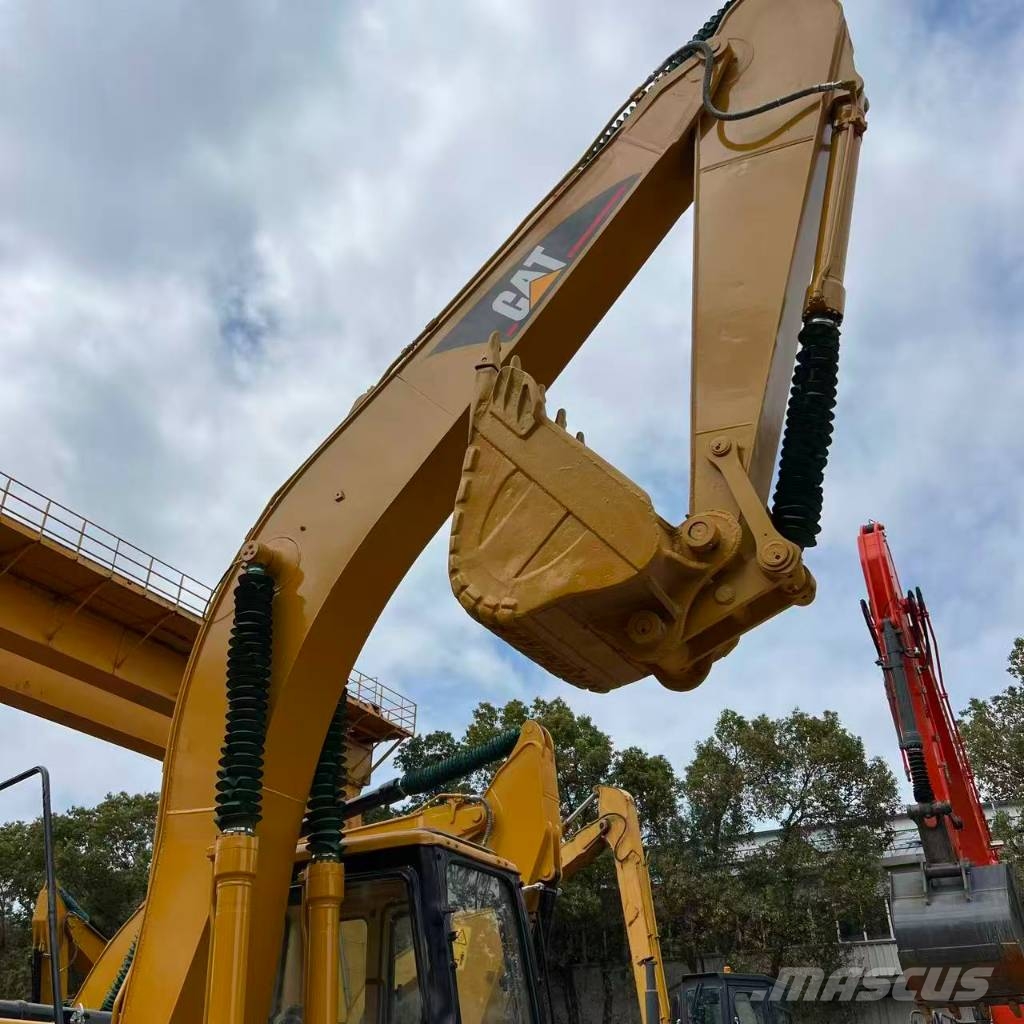 CAT 320 B 履带挖掘机