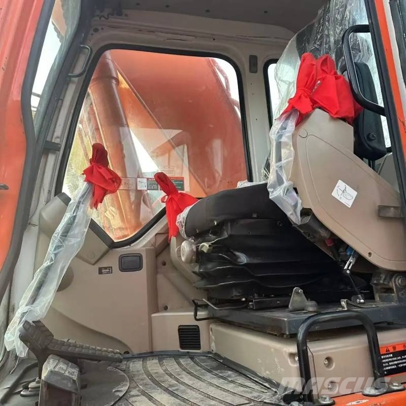 Doosan DH 225 LC-7 Гусеничні екскаватори