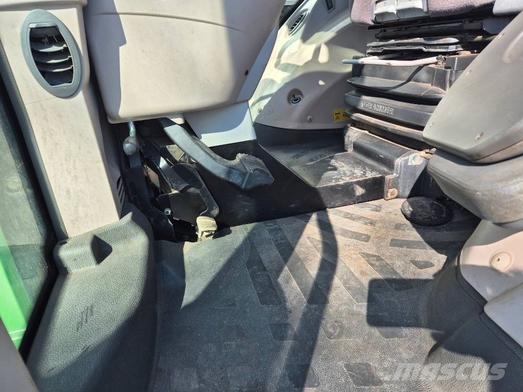 Fendt 828 Vario Трактори