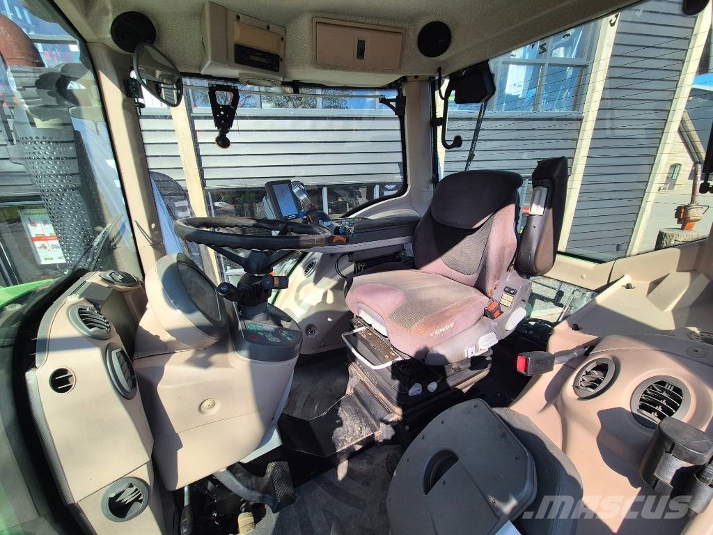 Fendt 828 Vario Трактори