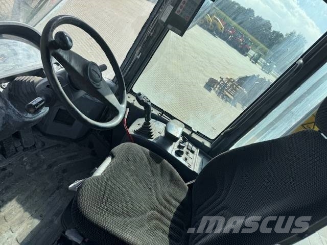 Komatsu WA 250-5 Kolesové nakladače