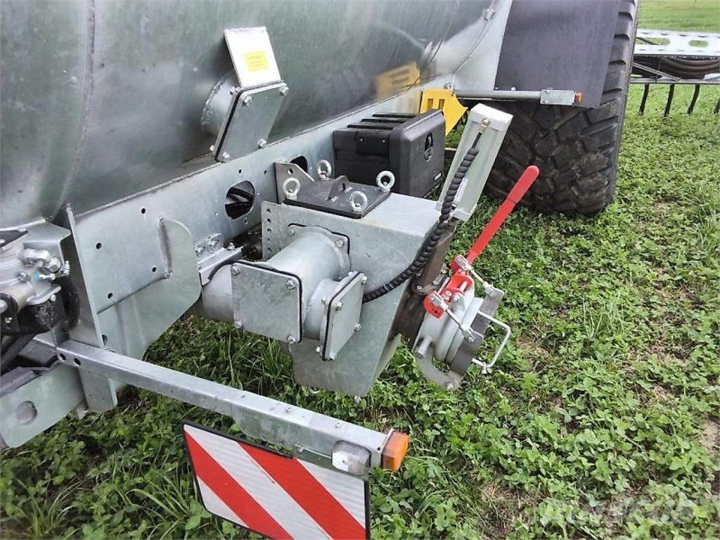 Farmtech Supercis 1000 水肥車